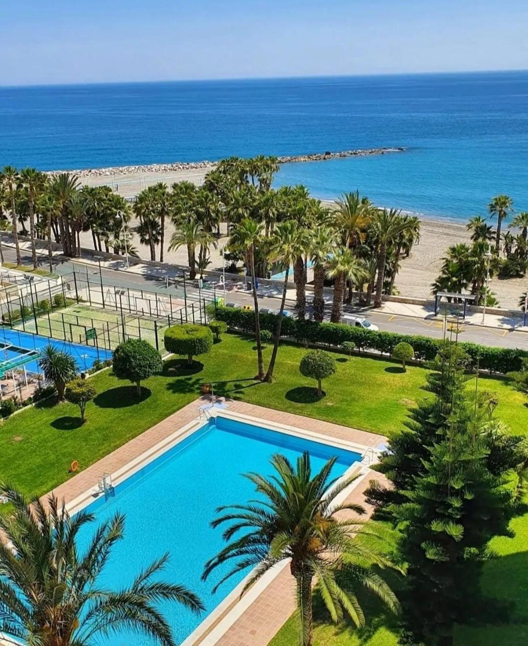 Apartamento Tropicana 1° Linea Almuñécar Dış mekan fotoğraf